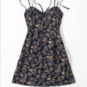 NWOT: Knot shoulder floral dress